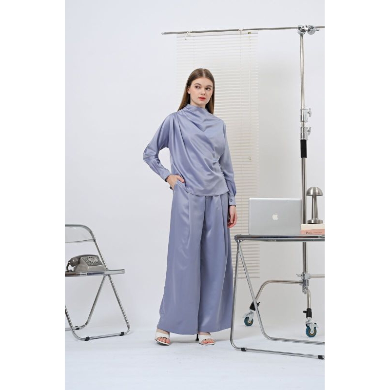 AMELIE SET | kemeja lengan panjang satin oversized dan celana satin wide highwaist - Image 2